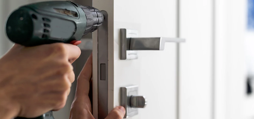 Locksmith For Lock Replacement Near Me in Westmont, CA