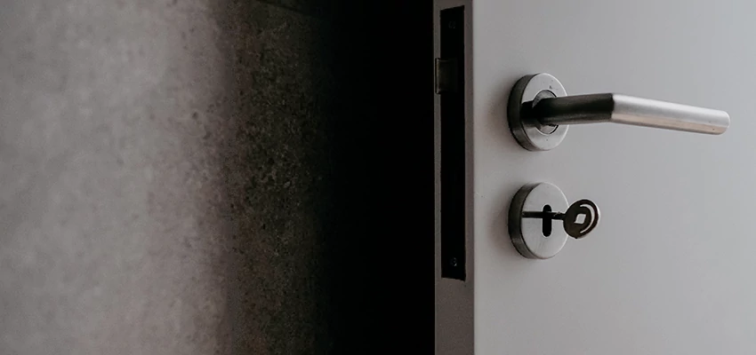 Front Door Handle Repair And Installation in Westmont, CA